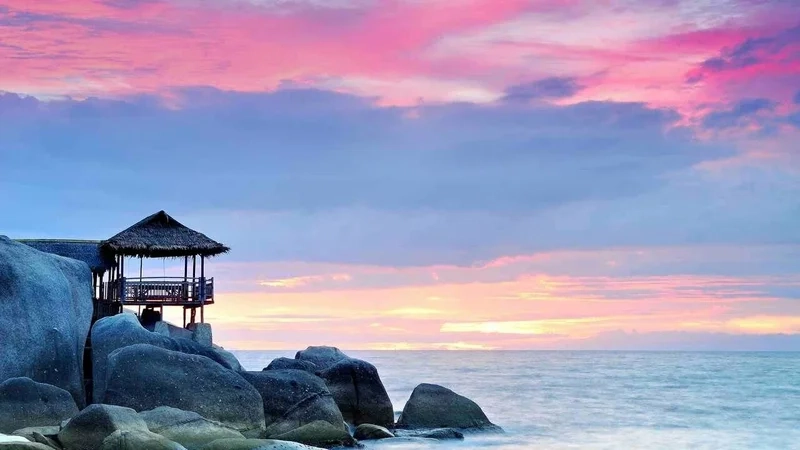 Sắc trời hòa vào biển qua ảnh phong cảnh biển
