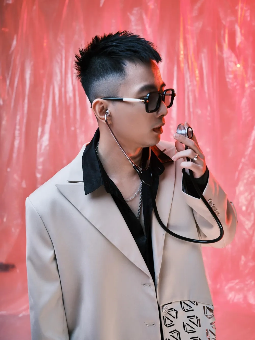 Cảm nhận nỗi cô đơn từ lặng Rhymastic lyric
