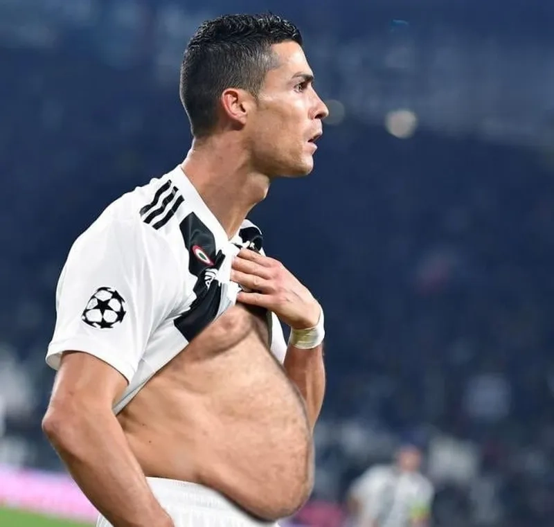 Crying Ronaldo meme: từ meme buồn thành meme hài