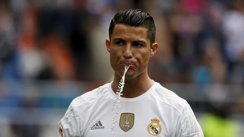 Ronaldo meme song: từ âm thanh sân cỏ tới beat TikTok