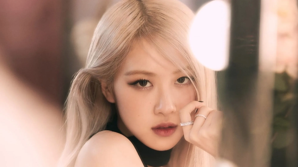 Tỏa sáng mỗi ngày cùng ảnh rosé blackpink mới nhất
