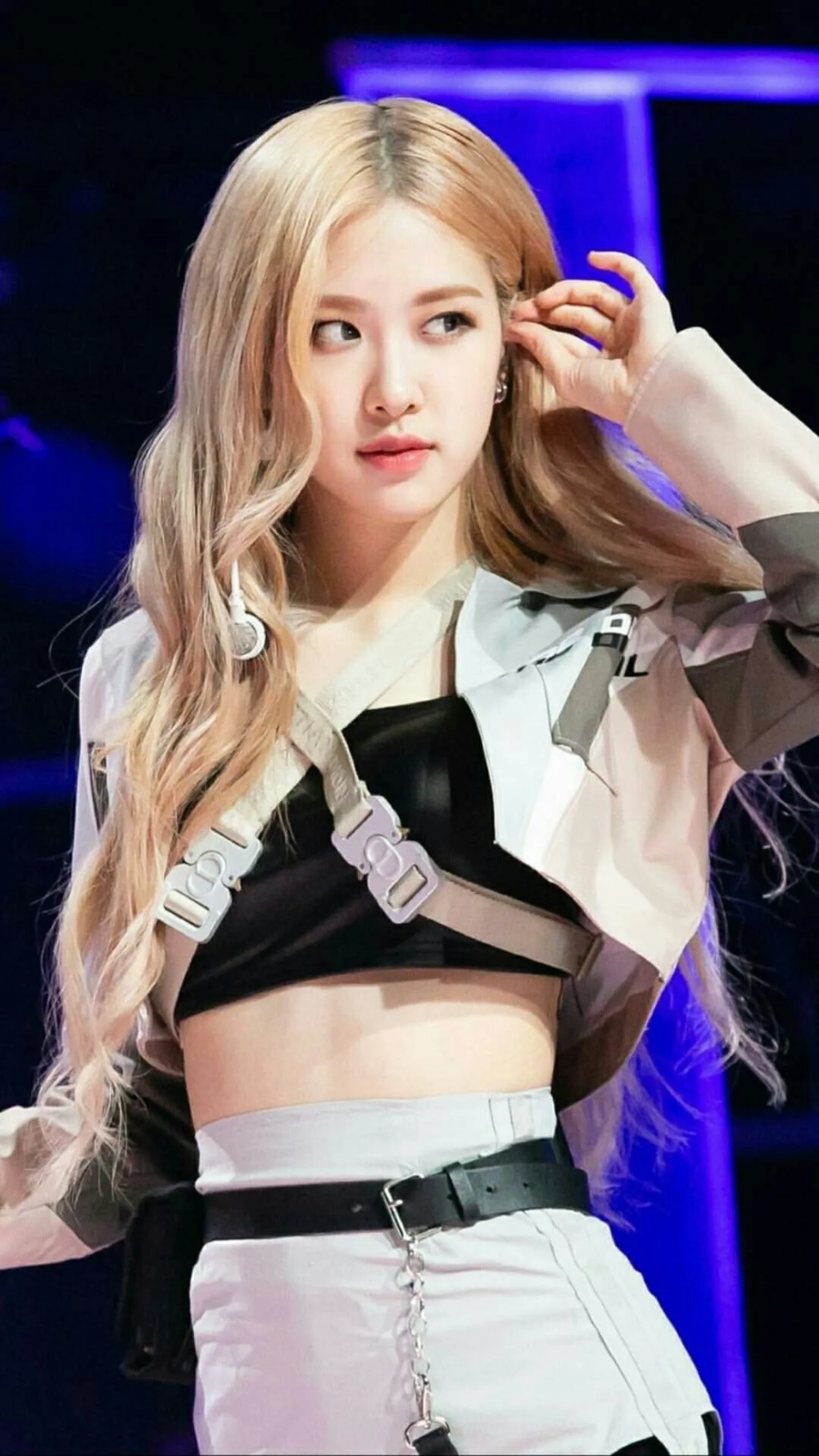 Bừng sáng dế yêu cùng ảnh rosé blackpink đẹp