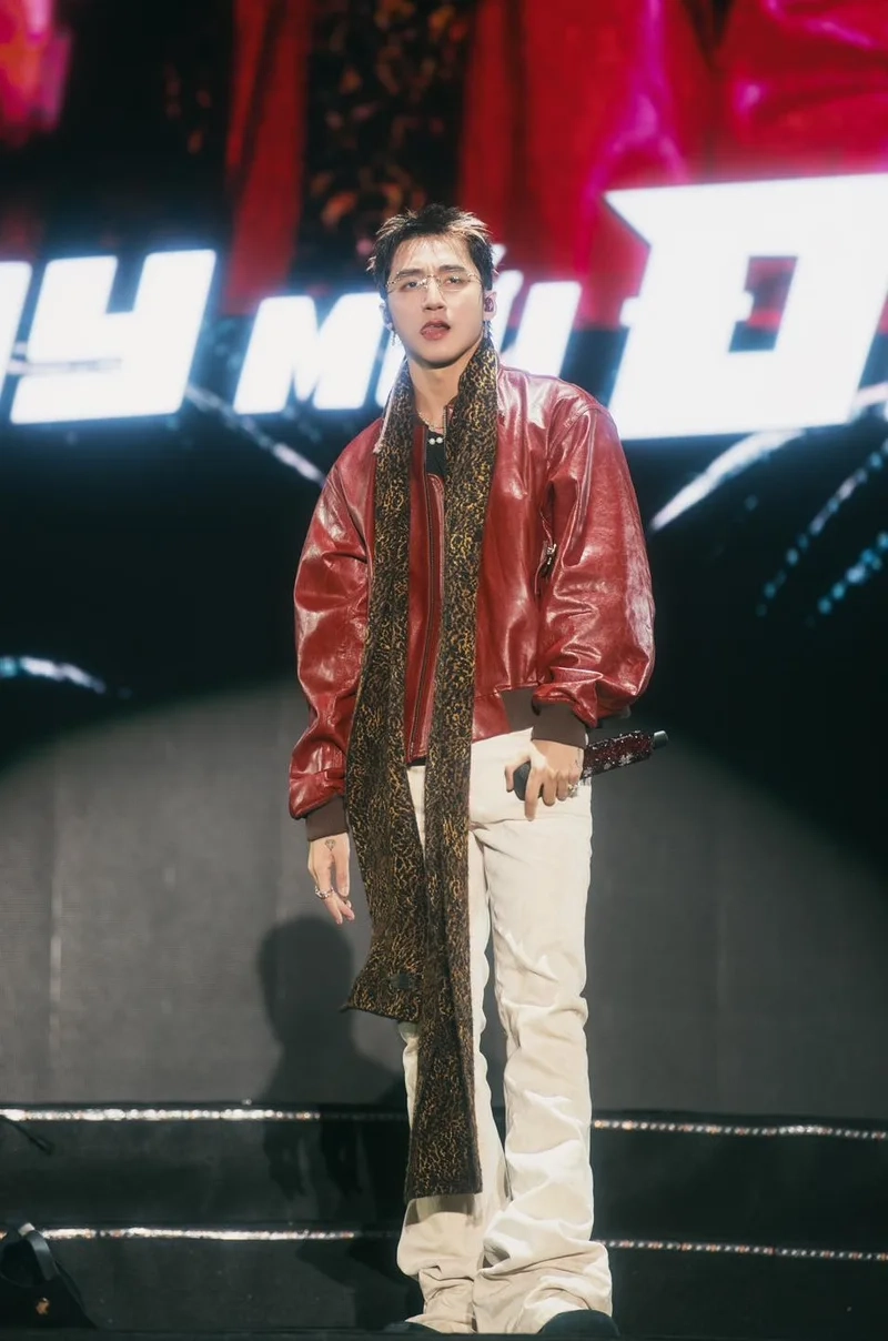 Cập nhật ngay hình ảnh Sơn Tùng mới nhất khiến fan xôn xao