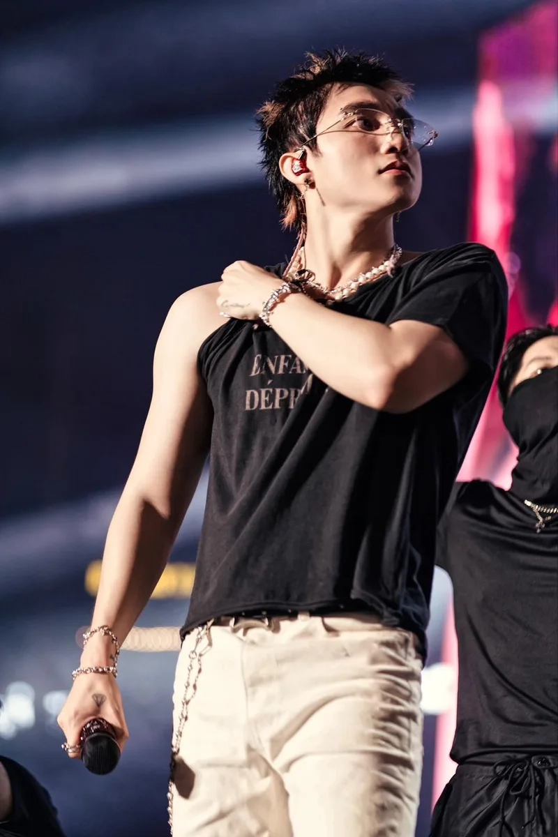 Ngắm trọn bộ ảnh Sơn Tùng M-TP siêu điển trai