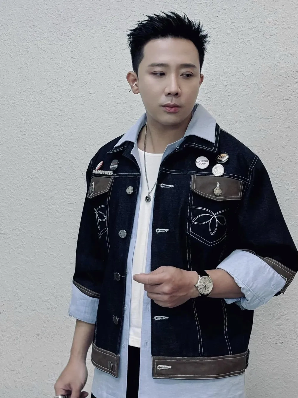 Tự mình hát với Cánh hồng phai karaoke Trấn Thành