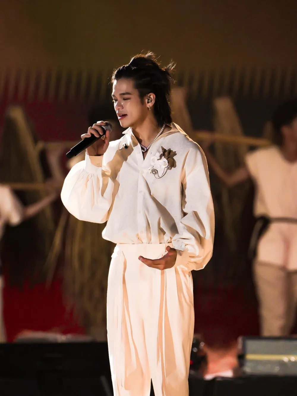 Không thể ngờ Trọng Hiếu cao bao nhiêu