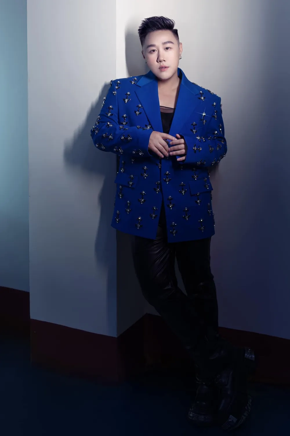 Lắng nghe tâm sự tình yêu qua Trung Quân Idol trót yêu