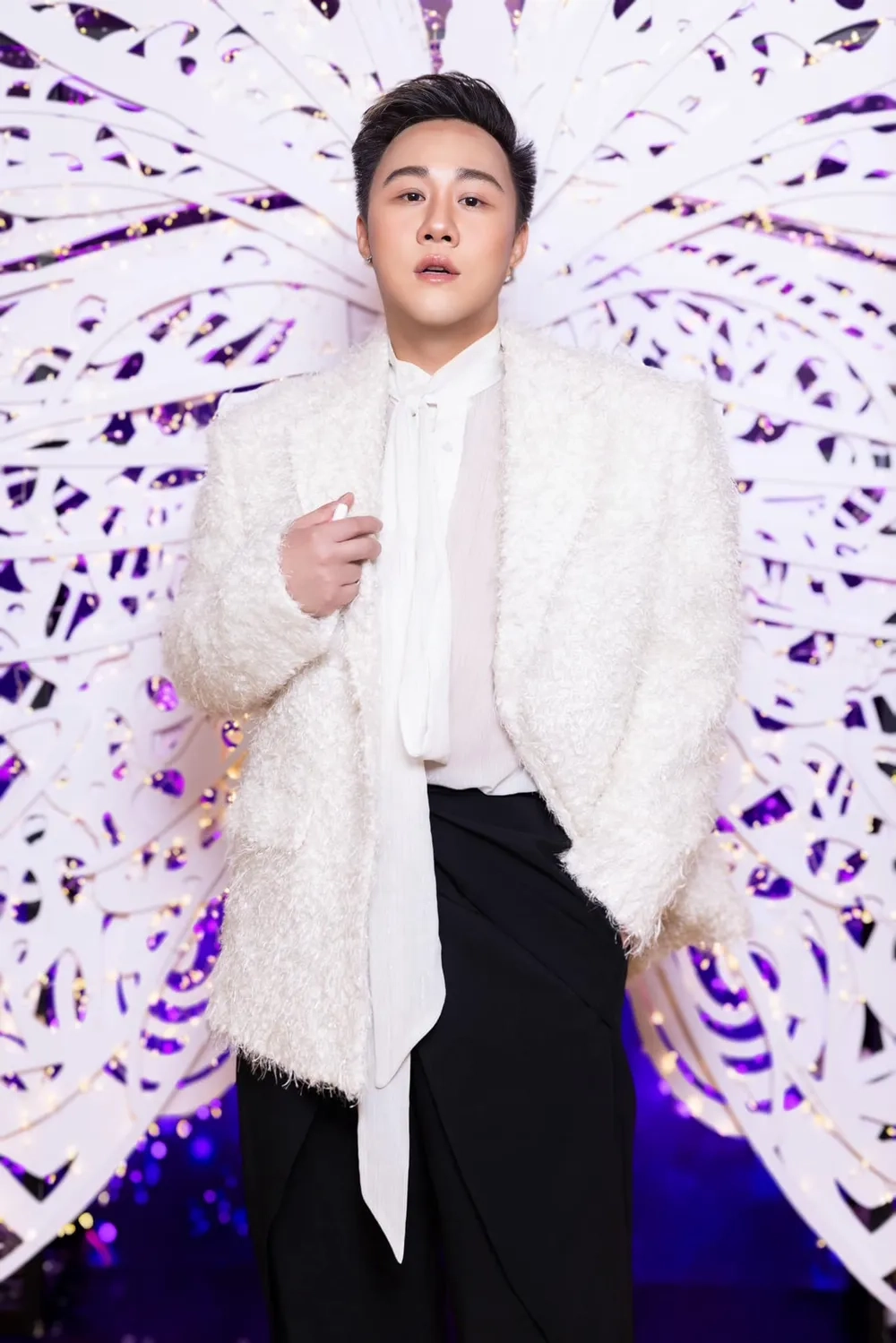 Đắm chìm trong những bản tình ca của nhạc Trung Quân Idol