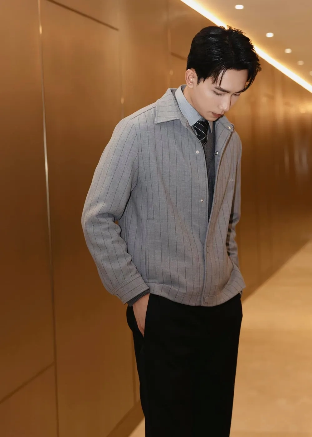 Fan tìm kiếm Võ Cảnh bao nhiêu tuổi