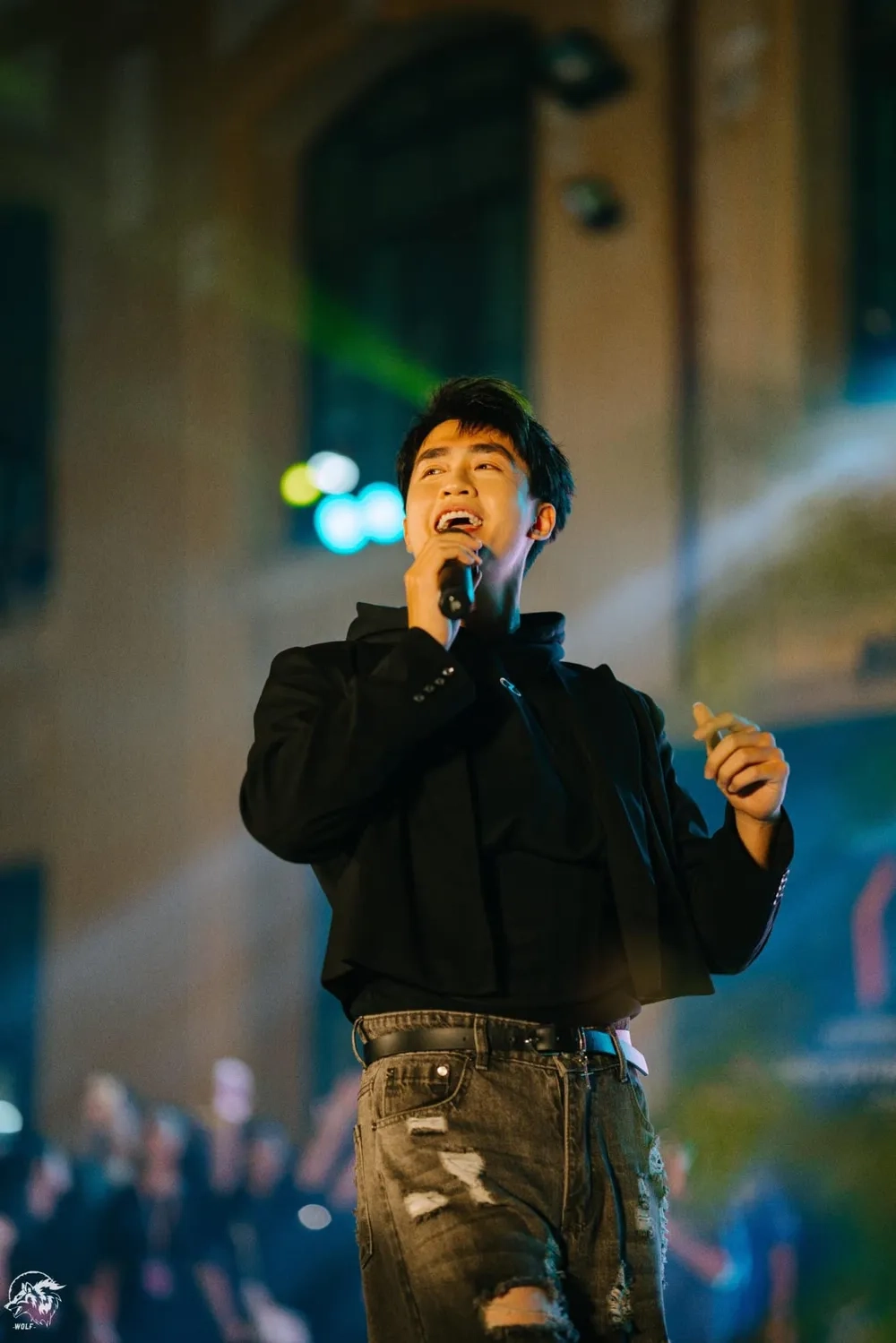 Vũ Thịnh facebook đang gây bão vì lý do không ai ngờ