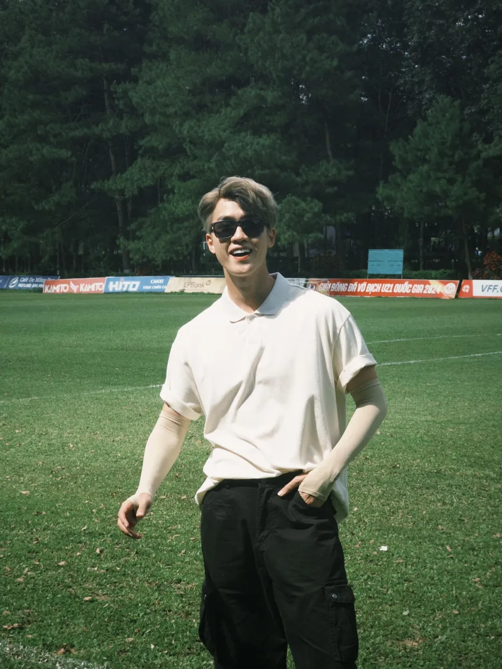 Lời ca ngọt ngào trong Vũ Thịnh Thứ anh chờ không phải tuyết