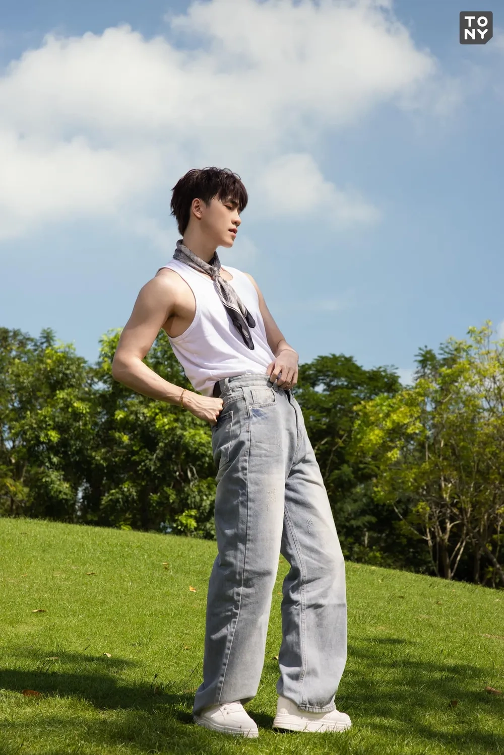 Netizen phát cuồng vì Vũ Thịnh 6 múi