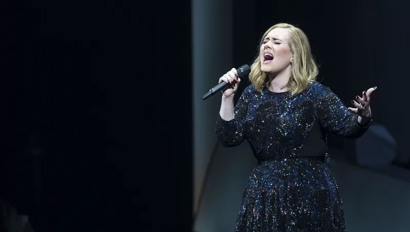 Tiểu sử của Adele - Bộ sưu tập ảnh chân dung đầy quyền lực