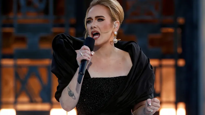 Adele thời chasing pavements