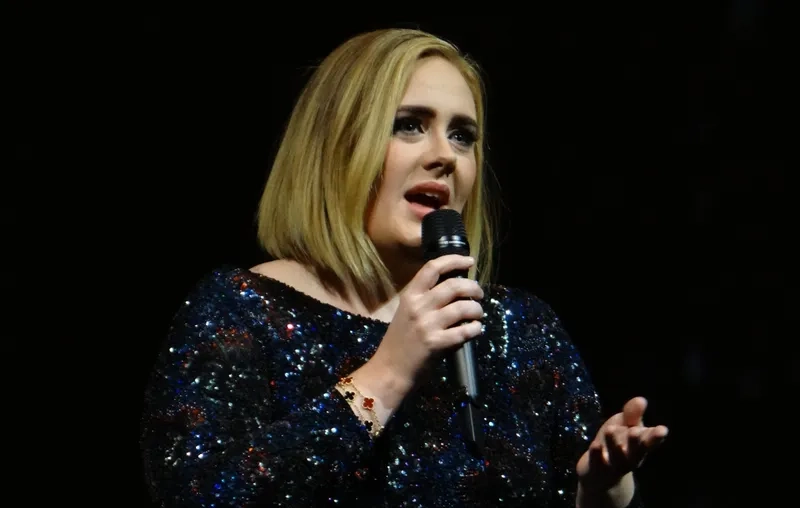 Bìa đĩa đơn someone like you adele