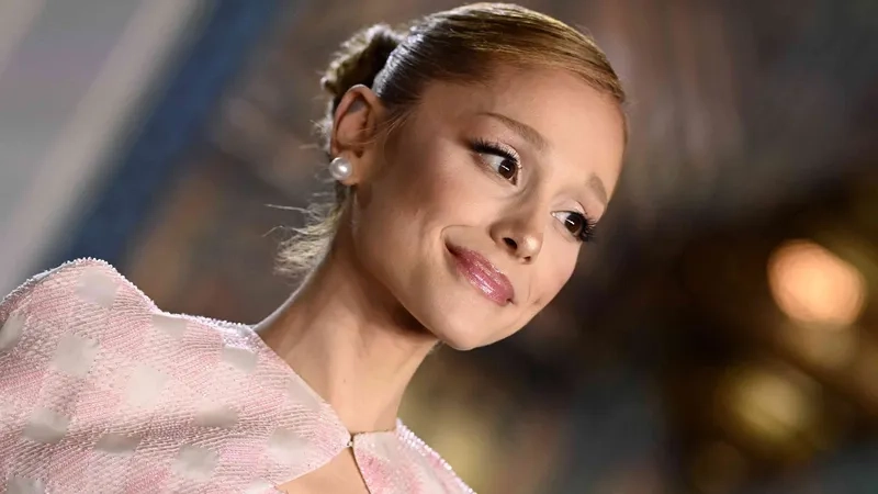 Khoảnh khắc tỏa sáng của Ariana Grande trên sân khấu