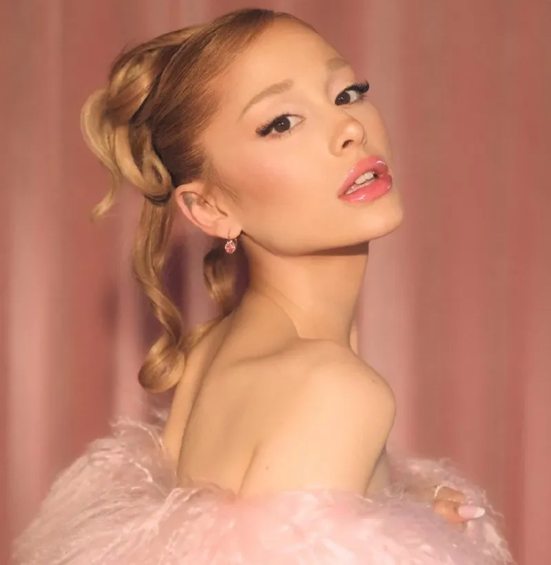 Một cảnh quay trong Ariana Grande movie