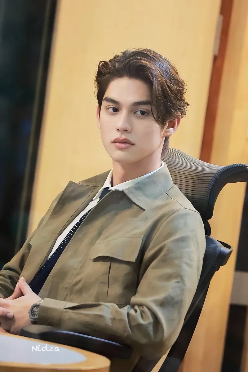 Hình ảnh Bright Vachirawit, đại sứ toàn cầu của Burberry