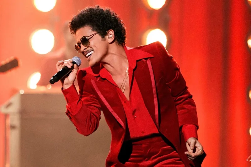 Khoảnh khắc lịch sử của bruno mars and lady gaga