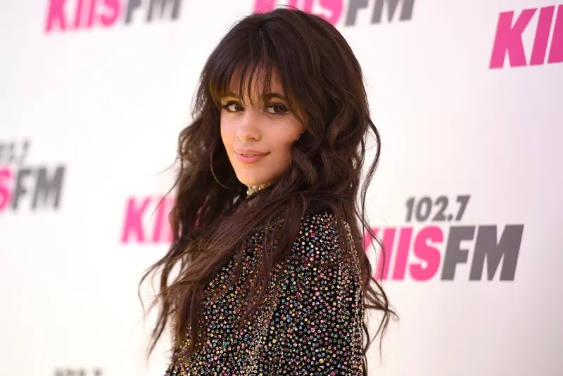 Camila Cabello và Shawn Mendes trong một buổi phỏng vấn