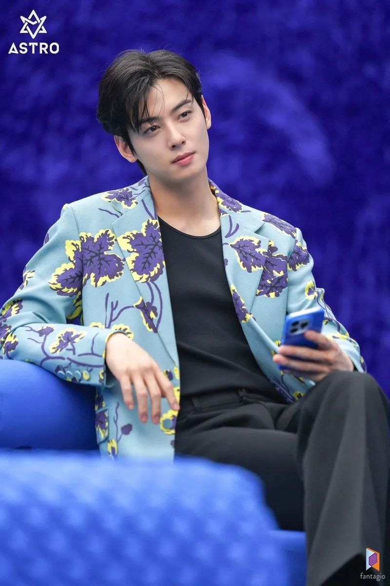 Tổng hợp hình ảnh visual đẹp siêu thực của Cha Eunwoo