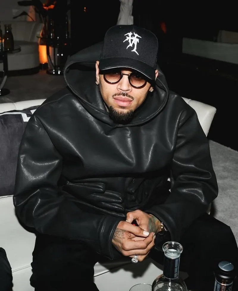 Khoảnh khắc của Chris Brown và Rihanna