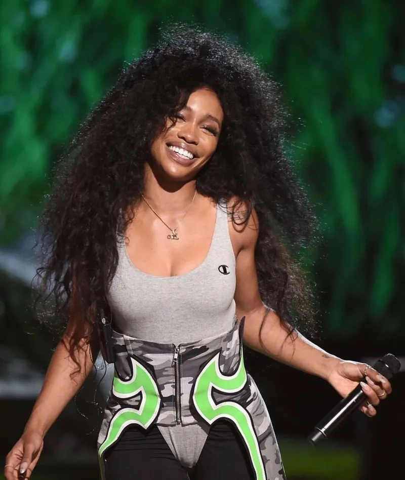 Phong cách ấn tượng của Doja Cat