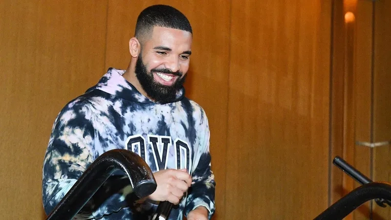 Hình ảnh trong cuộc đối đầu giữa drake and kendrick lamar