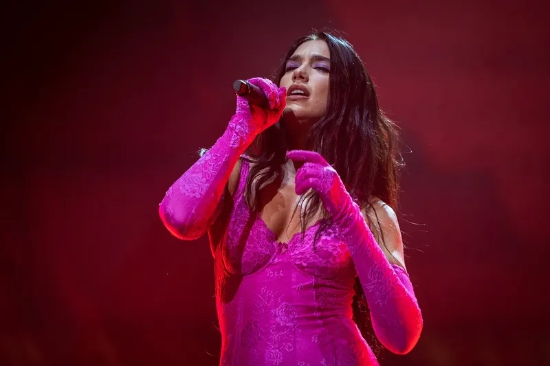 Dua Lipa và huyền thoại elton john