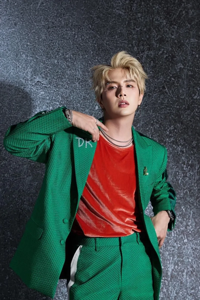 Hình ảnh diễn viên Duy Khánh trong gia đình haha