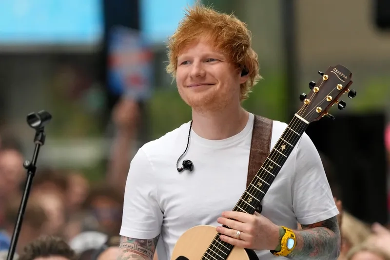 Ed Sheeran phiêu cùng giai điệu Thinking Out Loud
