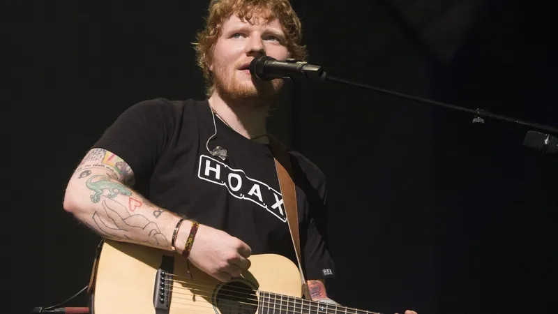 Ed Sheeran trình diễn live ca khúc Perfect đầy cảm xúc