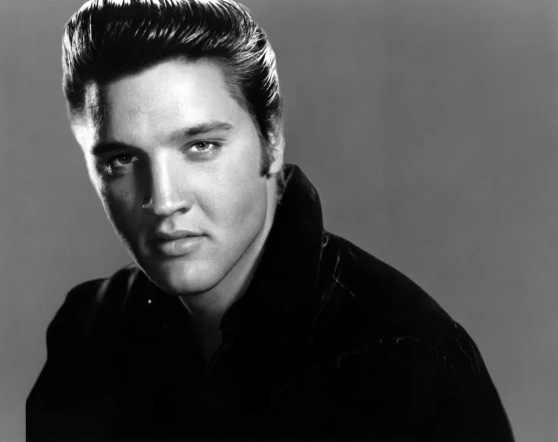 Elvis Presley - Hình ảnh bất tử của Vua Rock & Roll