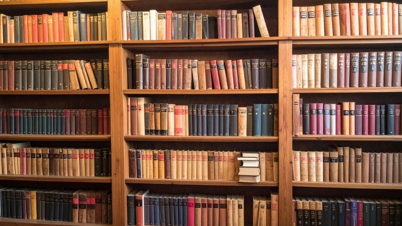 Tải ngay bộ sưu tập hình nền kệ sách 4k