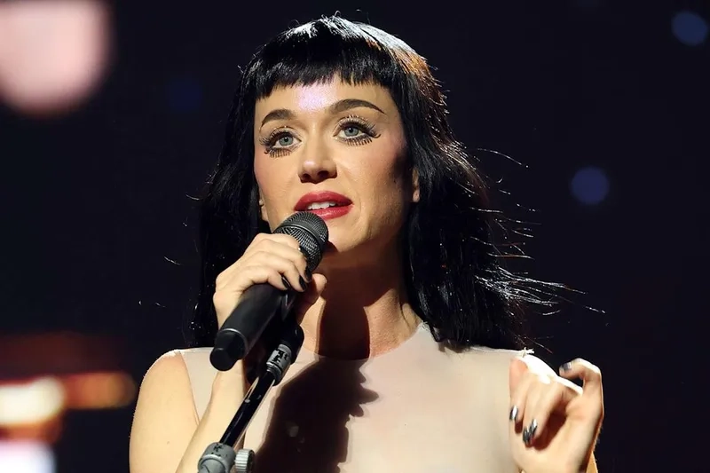 Concept ngoài không gian của Katy Perry in space