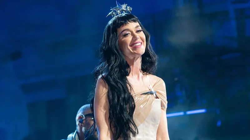 Vũ đạo đẹp mắt trong The Dark Horse Katy Perry