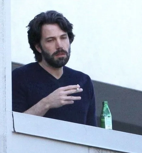 Gương mặt mệt mỏi trong meme ben affleck batman