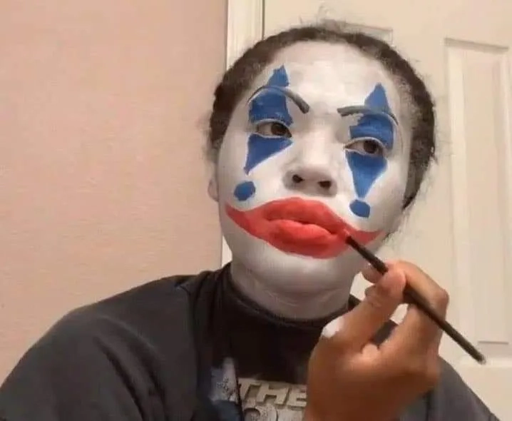 Biểu cảm đa dạng của meme emoji chú hề