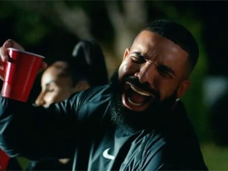 Meme Drake generator - Cách tạo meme hot trend miễn phí