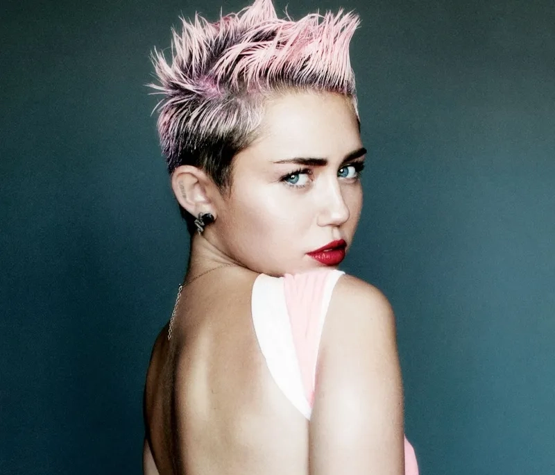 Miley Cyrus và phong cách thời trang cá tính