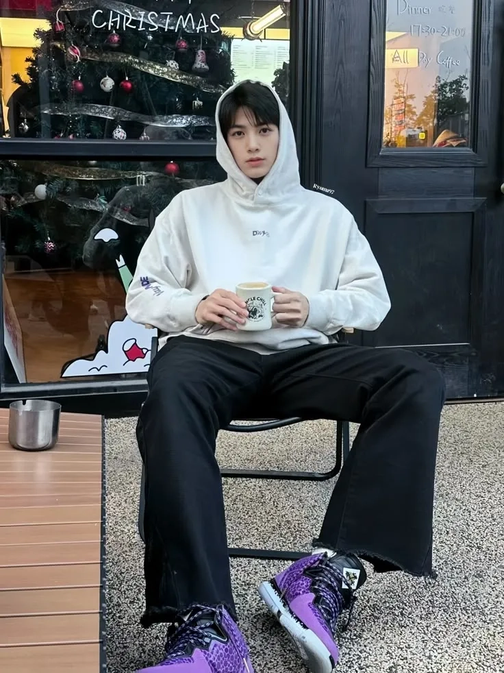 Mẫu giày sneaker nam không thể thiếu
