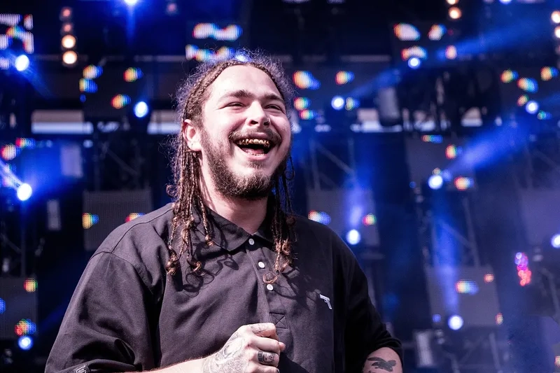 Bìa Post Malone album mới nhất