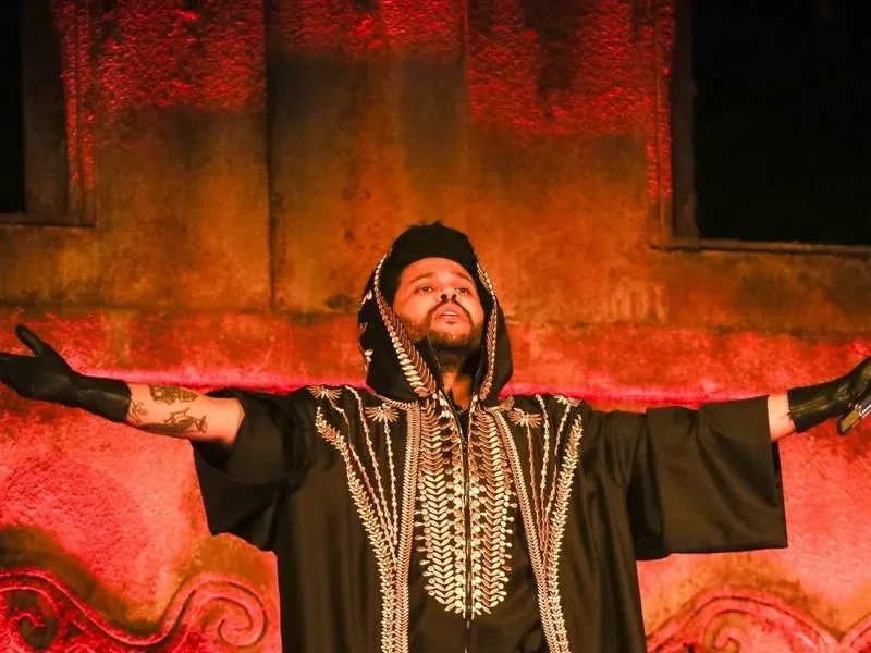 The Weeknd và phong cách biểu tượng không thể nhầm lẫn