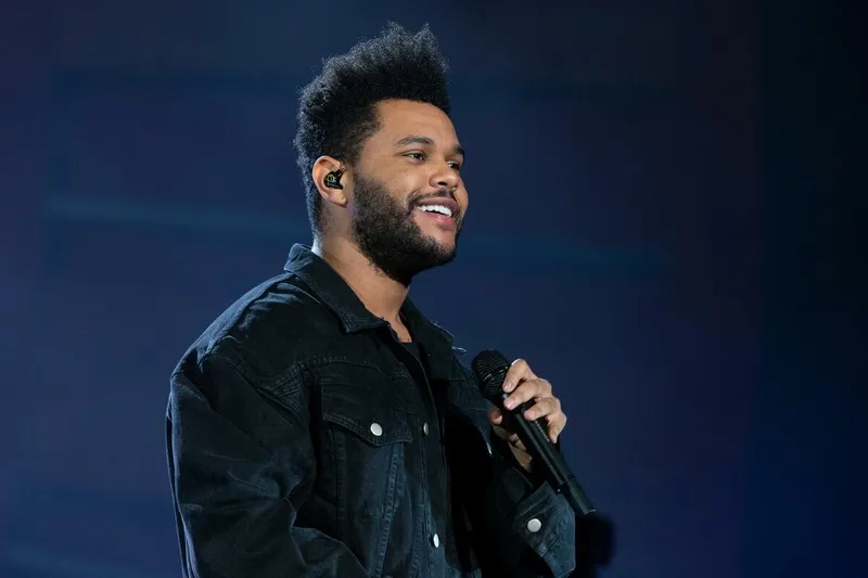 Kỷ nguyên Starboy - The Weeknd và mái tóc huyền thoại