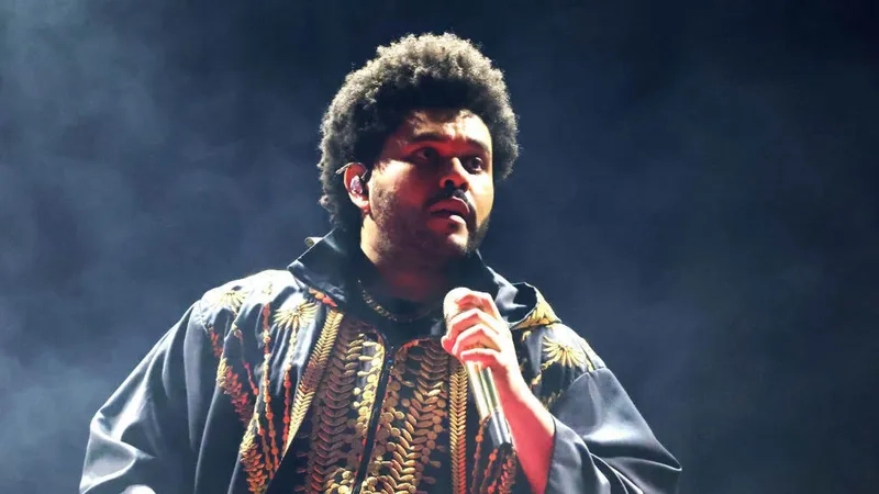 The Weeknd trình diễn live ca khúc hit Starboy bùng nổ