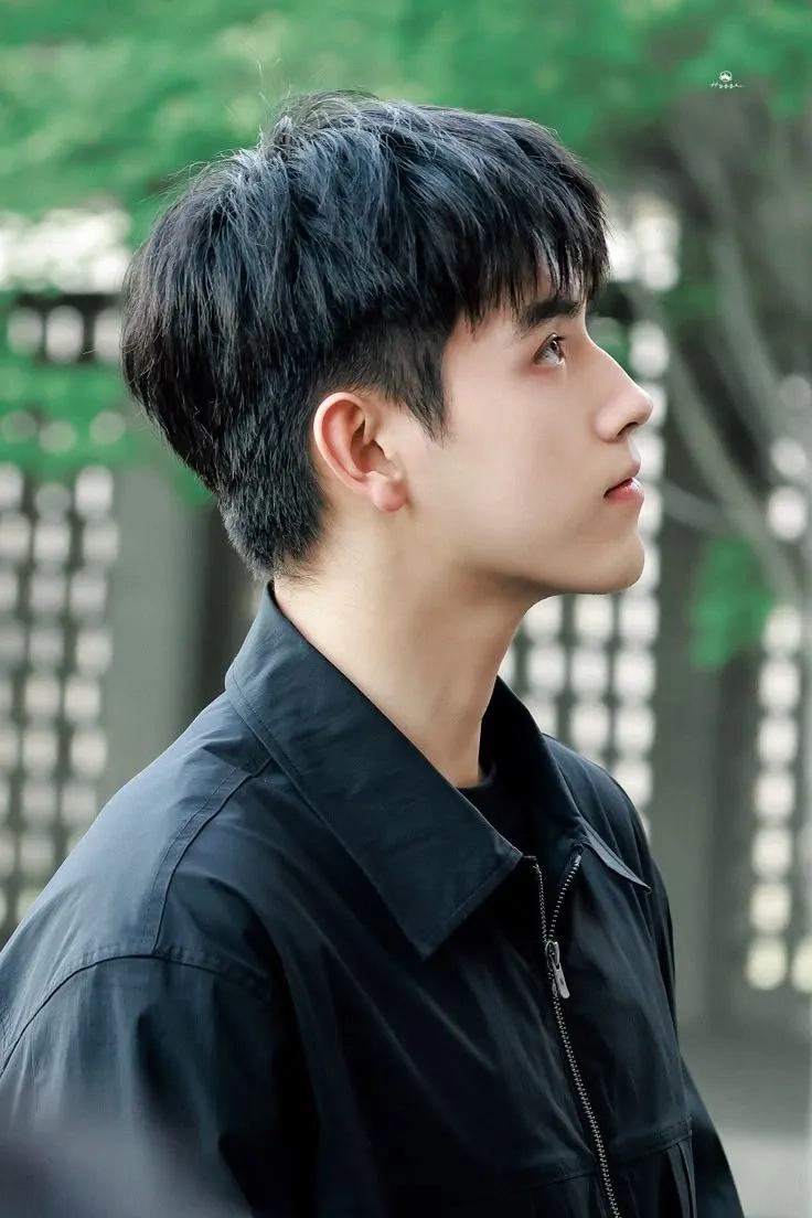 Soái ca sơ mi trắng đốn tim phái nữ