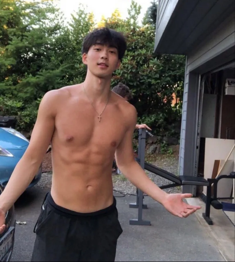 Hình thể 6 múi của trai đẹp tiktok