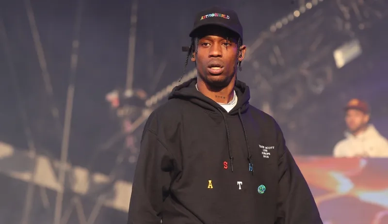 travis scott ft drake trên cùng một sân khấu