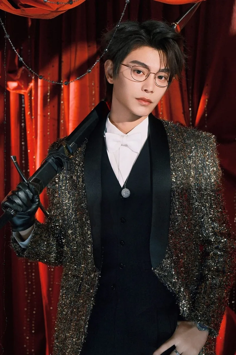 Bộ ảnh tạp chí mới nhất của nam thần Vu Thích