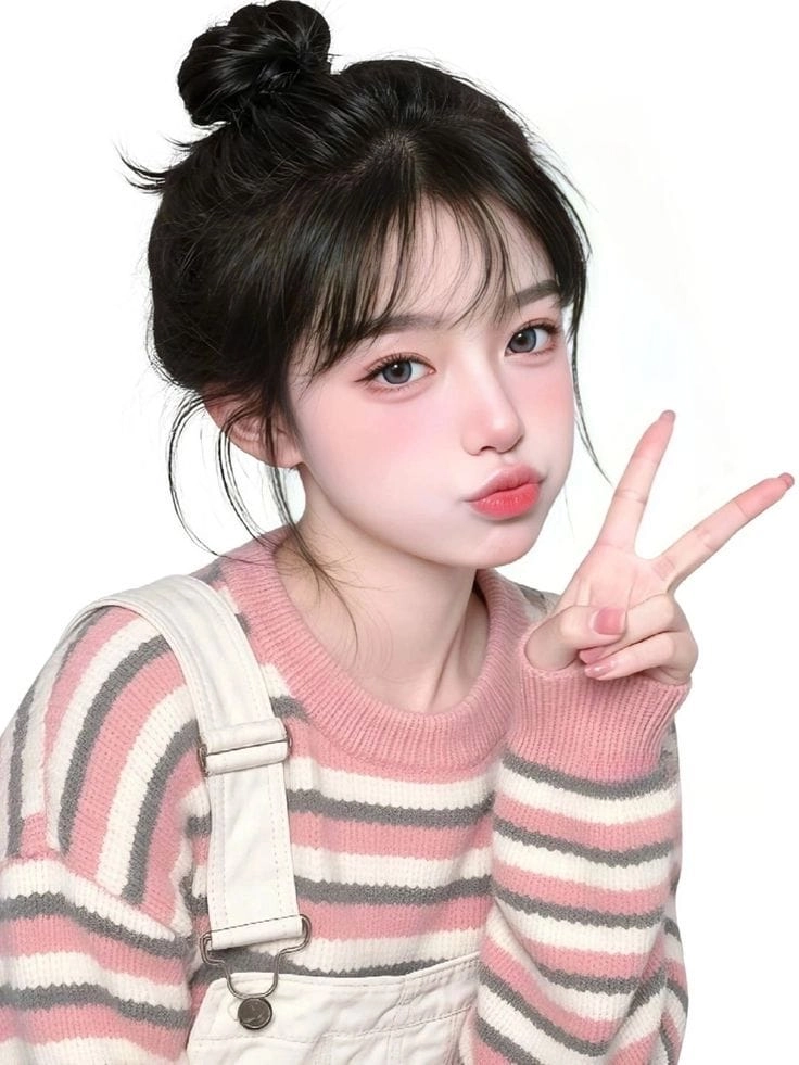 Cá tính với style anime nữ tóc ngắn đeo kính